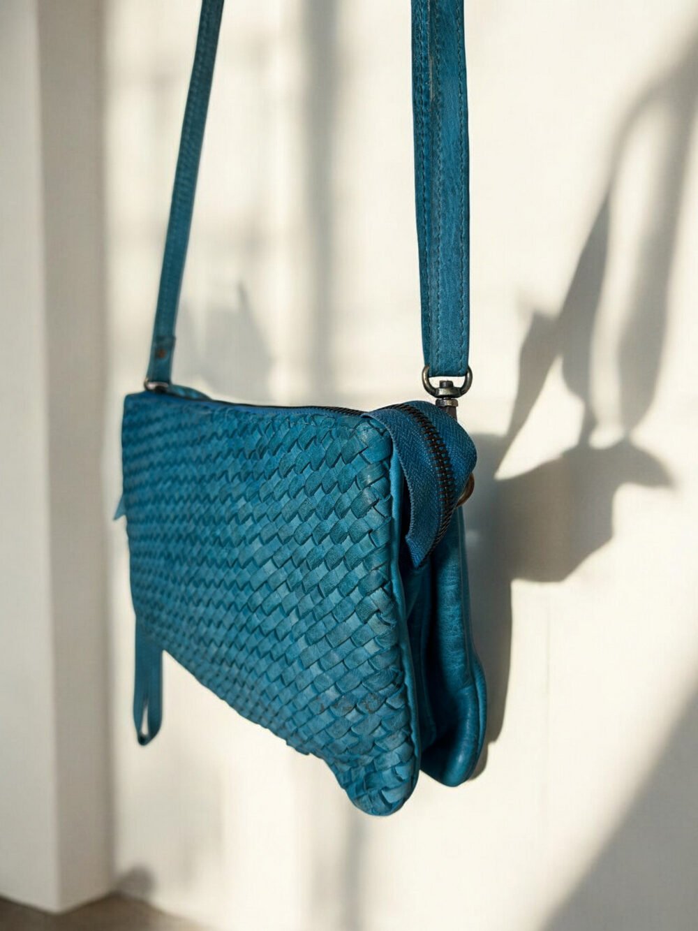 Maymith Woven Elegance Crossbody – The Perfect Blend of Style & Function - Image 5