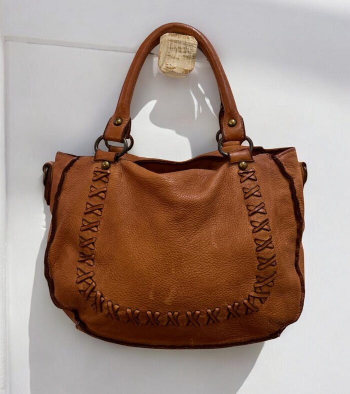 Maymith Rustic Charm Tote – Effortlessly Chic, Undeniably Bold