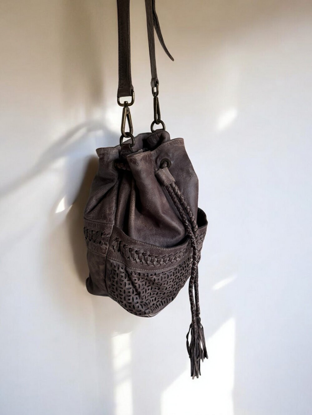 Maymith Vintage Leather Bucket Bag – Boho Chic, Timeless Spirit - Image 2