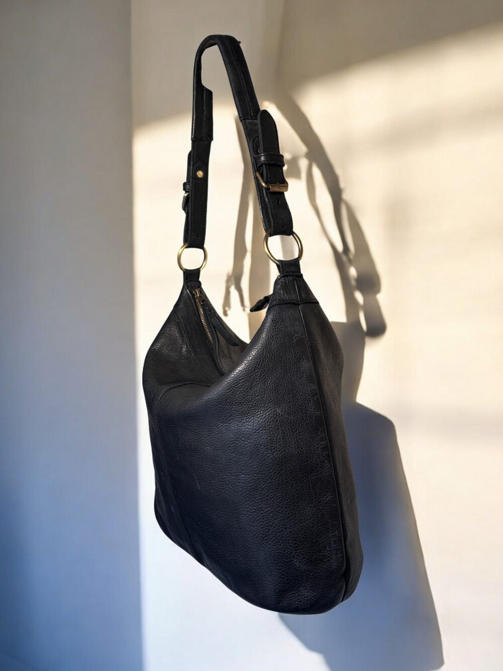 Maymith Classic Black Leather Hobo Bag – Timeless Elegance, Everyday Ease - Image 4