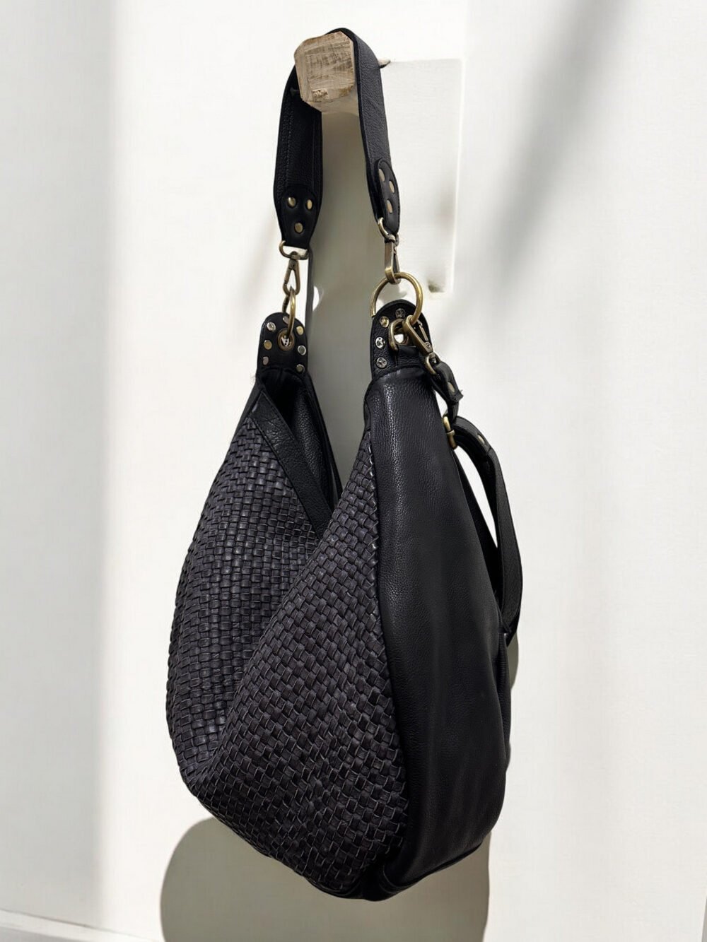 Maymith Luxe Woven Hobo – Effortless Elegance, Timeless Appeal - Image 5