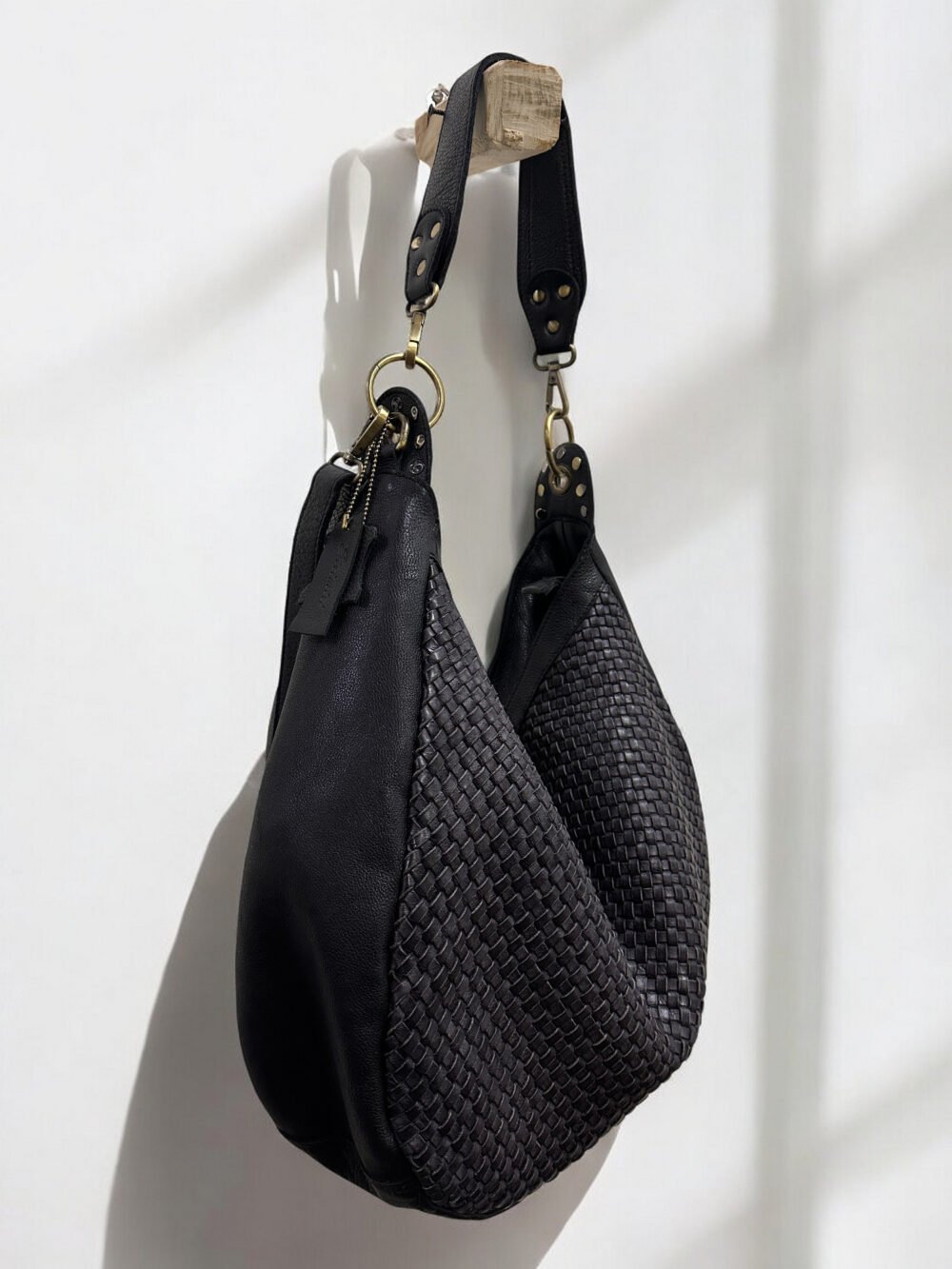 Maymith Luxe Woven Hobo – Effortless Elegance, Timeless Appeal - Image 3
