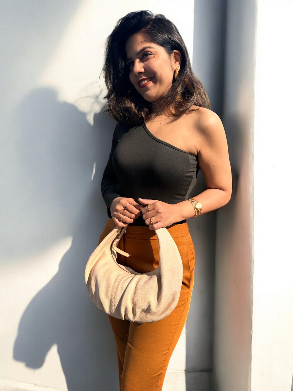 Maymith Luxe Crescent Hobo – Effortless Elegance in Every Carry - Image 7