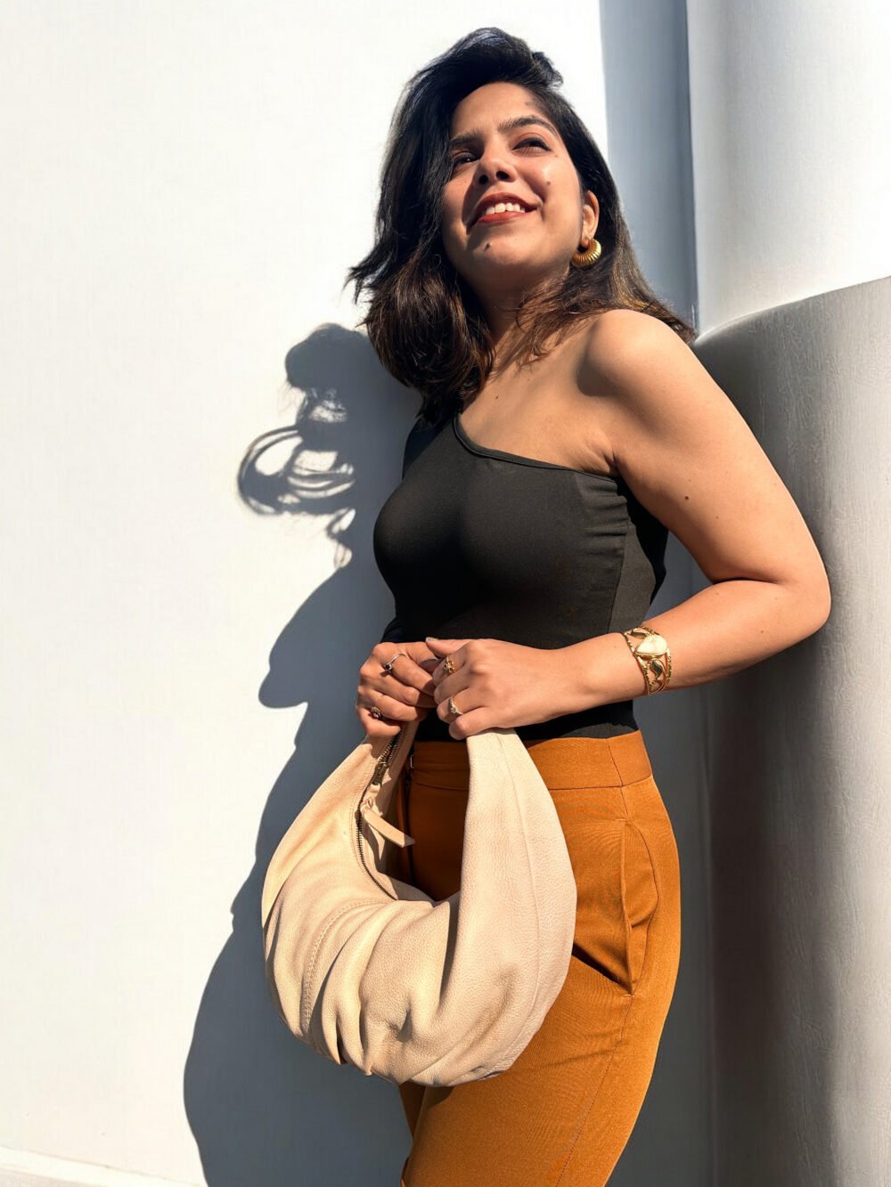 Maymith Luxe Crescent Hobo – Effortless Elegance in Every Carry - Image 3