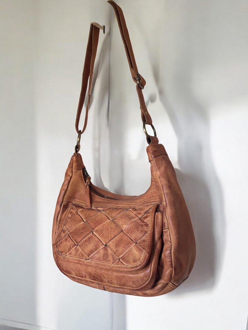 Timeless Handwoven Leather Shoulder Bag – Vintage Charm, Everyday Ease - Image 2